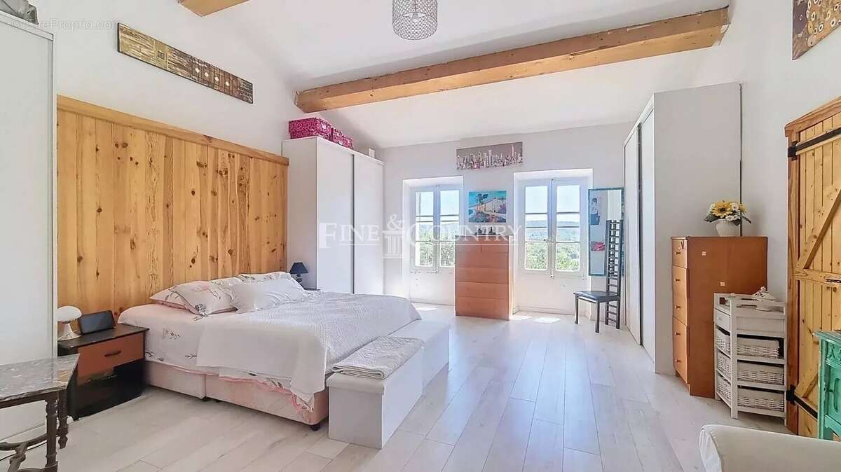 Maison à TOURRETTES