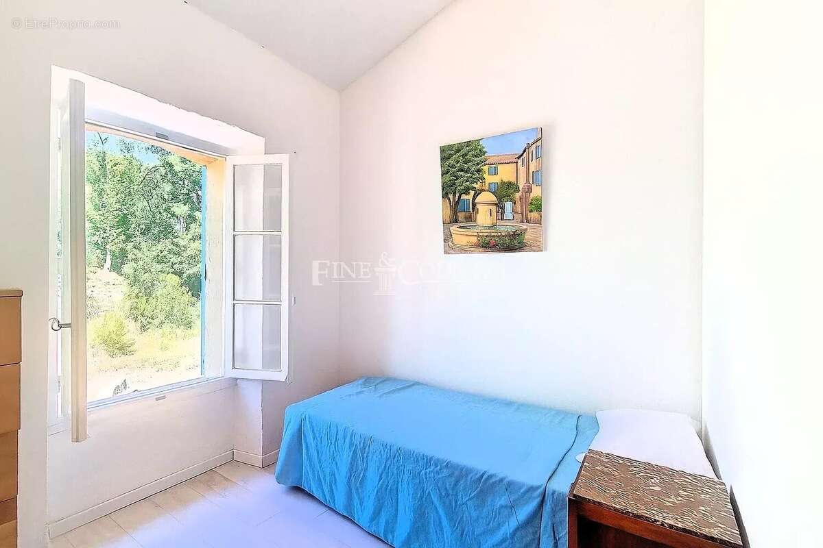 Maison à TOURRETTES