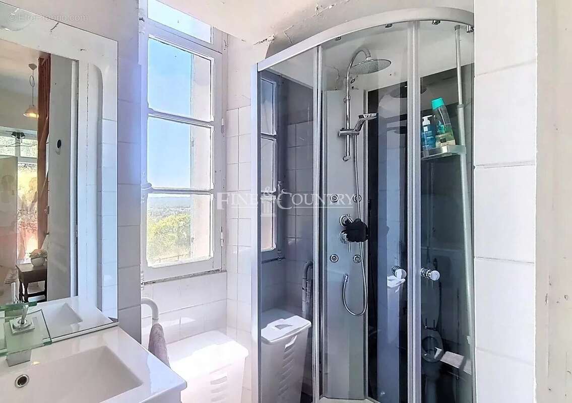 Maison à TOURRETTES