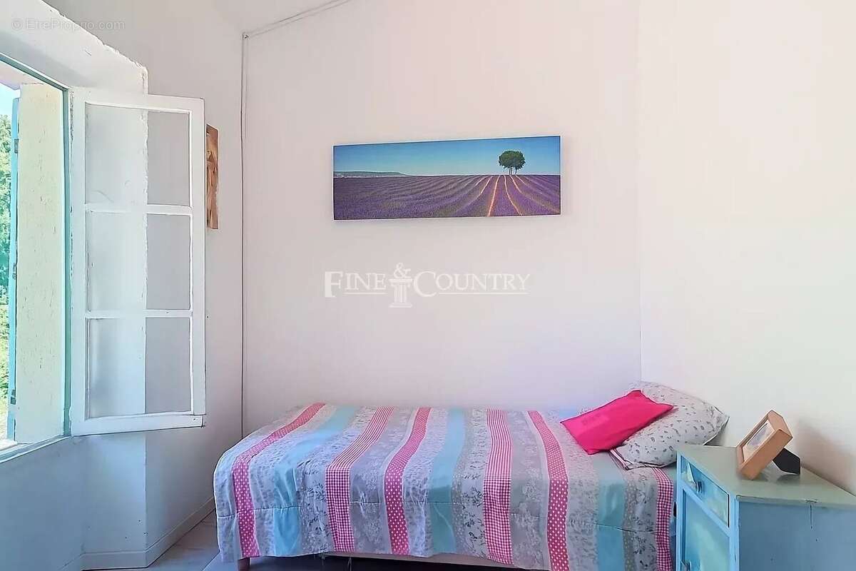 Maison à TOURRETTES