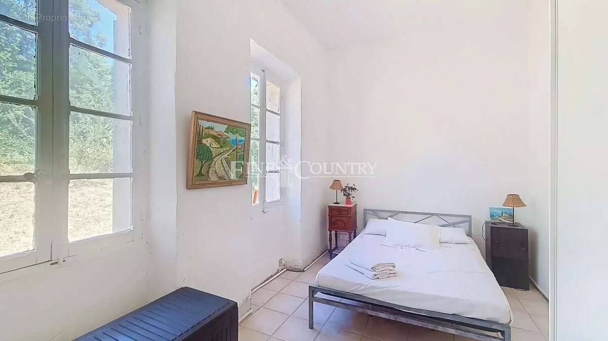 Maison à TOURRETTES