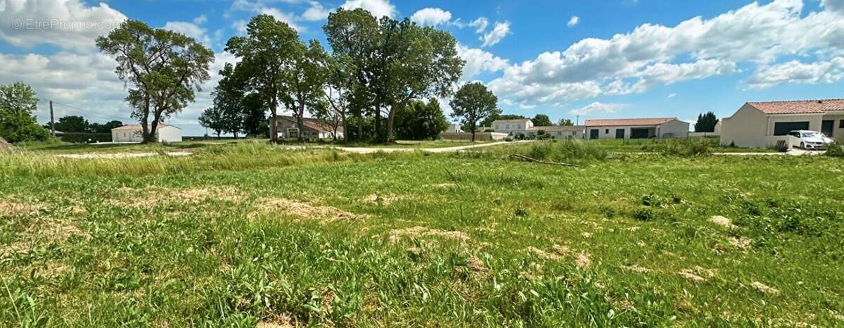 Terrain à GEMOZAC