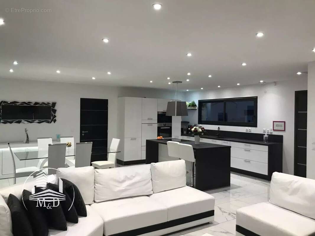 Maison à SAINT-JEAN