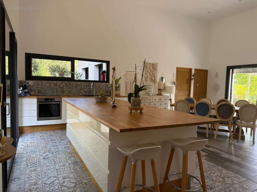 Maison à SAINTE-ANASTASIE-SUR-ISSOLE