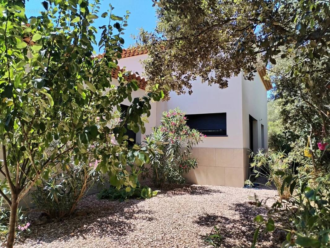 Maison à SAINTE-ANASTASIE-SUR-ISSOLE