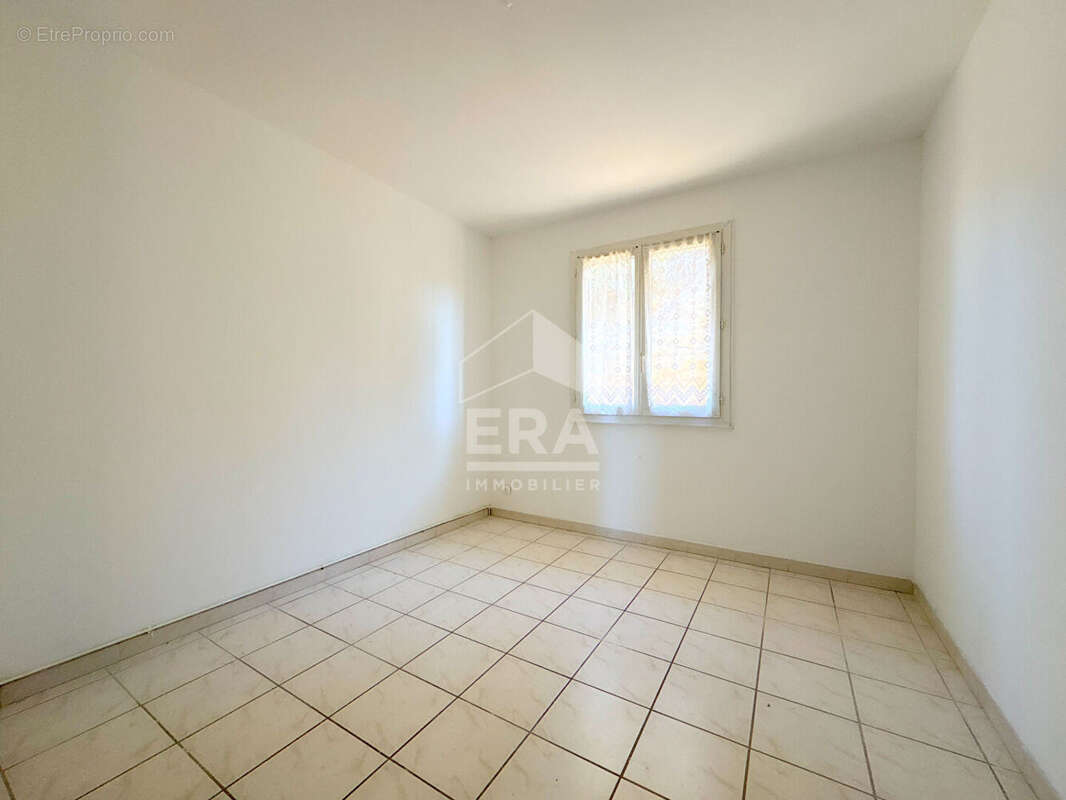 Maison à LA TOUR-D&#039;AIGUES