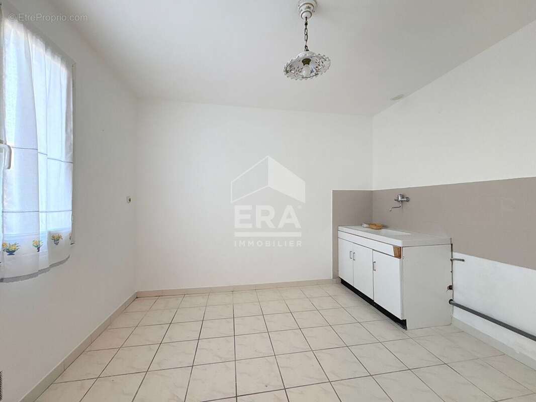 Maison à LA TOUR-D&#039;AIGUES