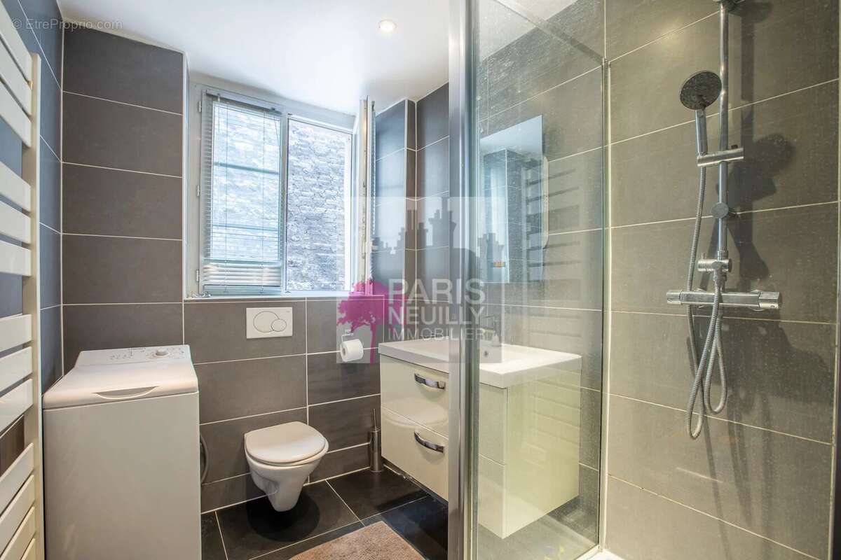 Appartement à PARIS-17E