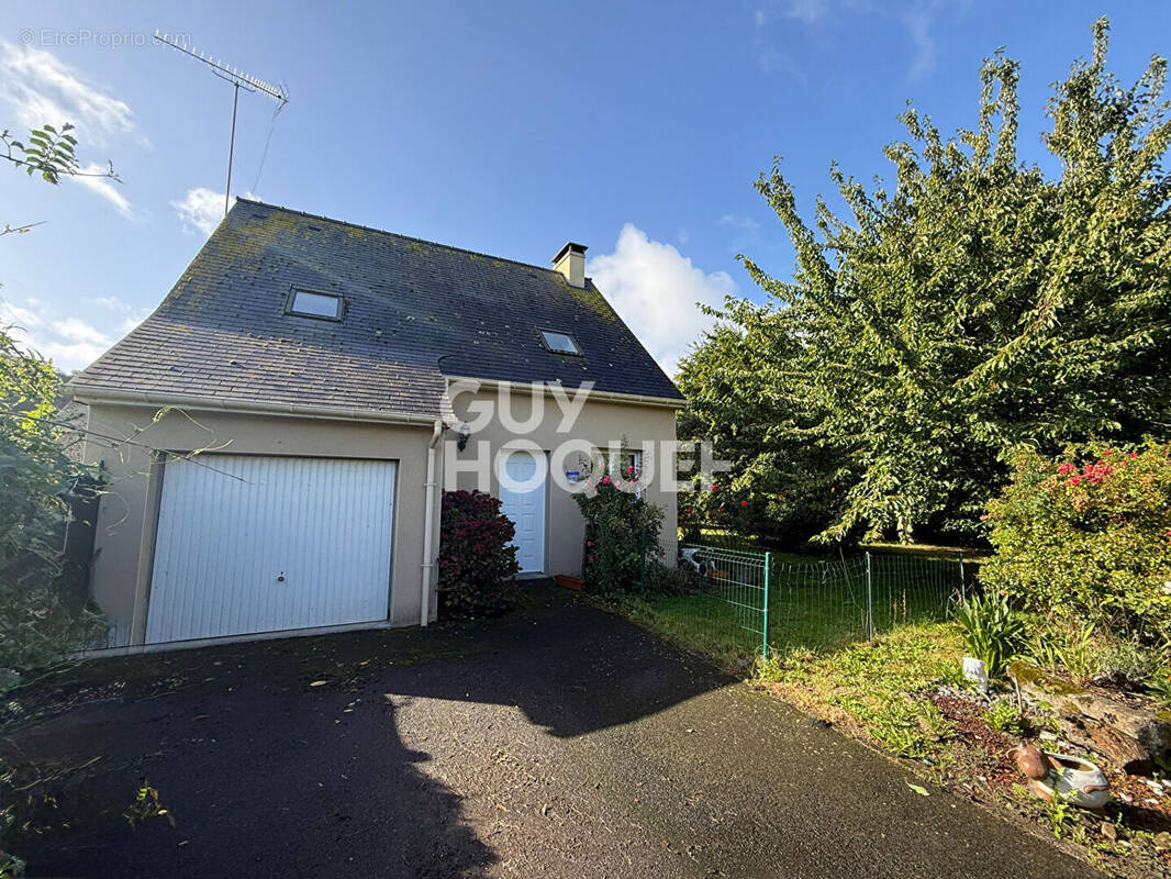 Maison à ROZ-SUR-COUESNON