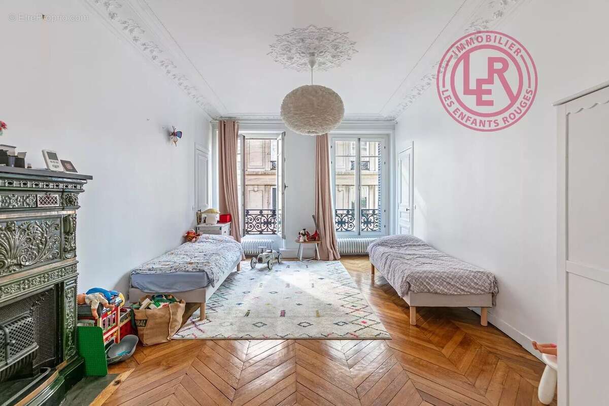 Appartement à PARIS-4E