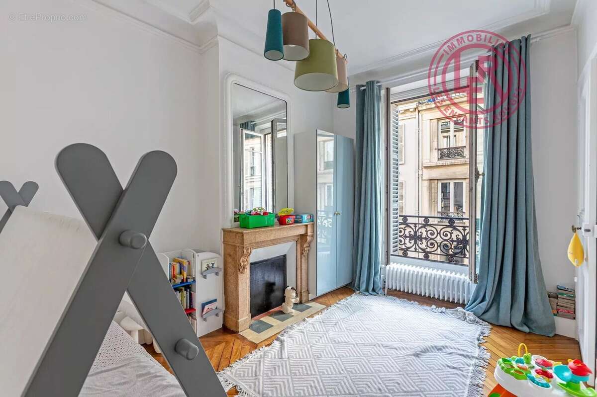 Appartement à PARIS-4E