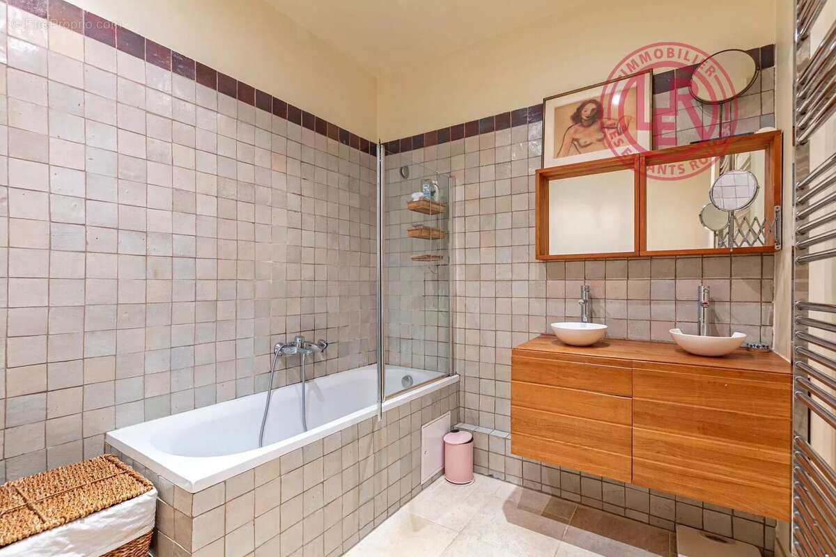 Appartement à PARIS-4E