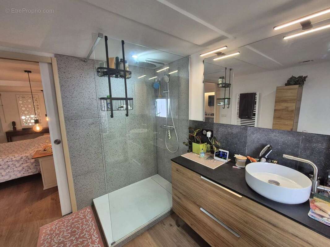 Maison à LES MAYONS