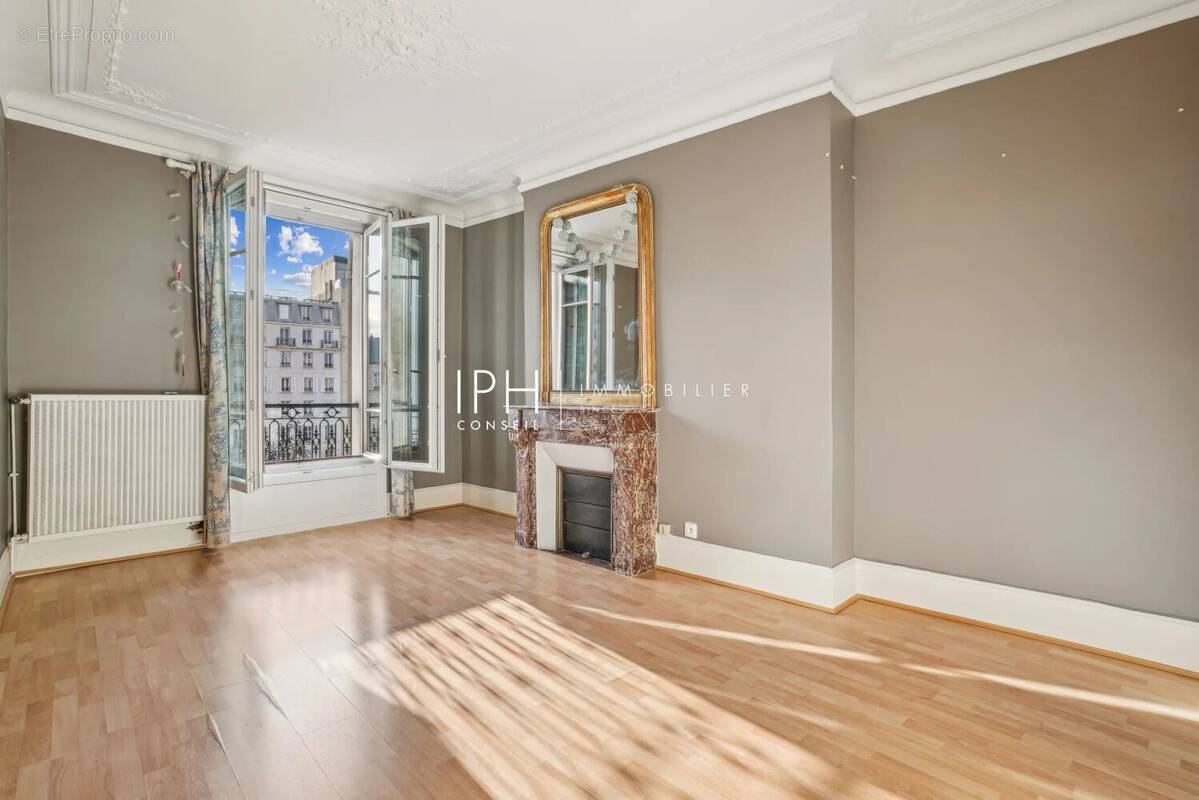 Appartement à NEUILLY-SUR-SEINE