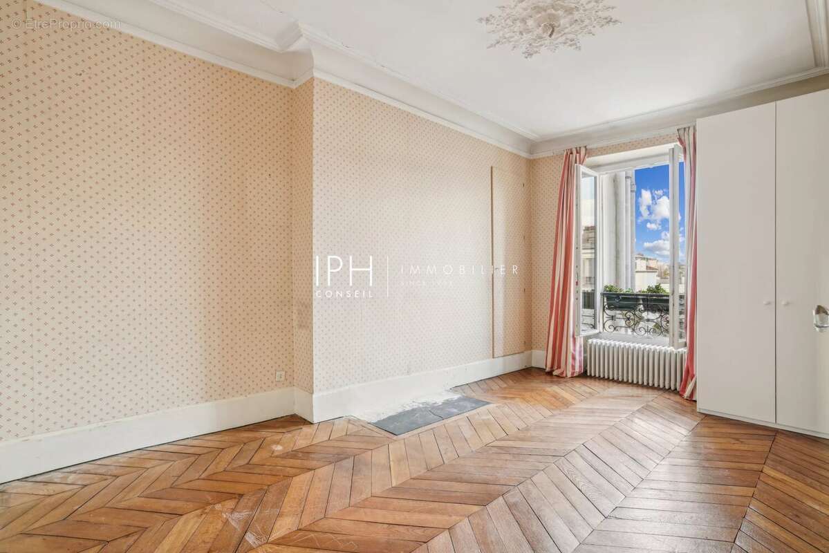 Appartement à NEUILLY-SUR-SEINE