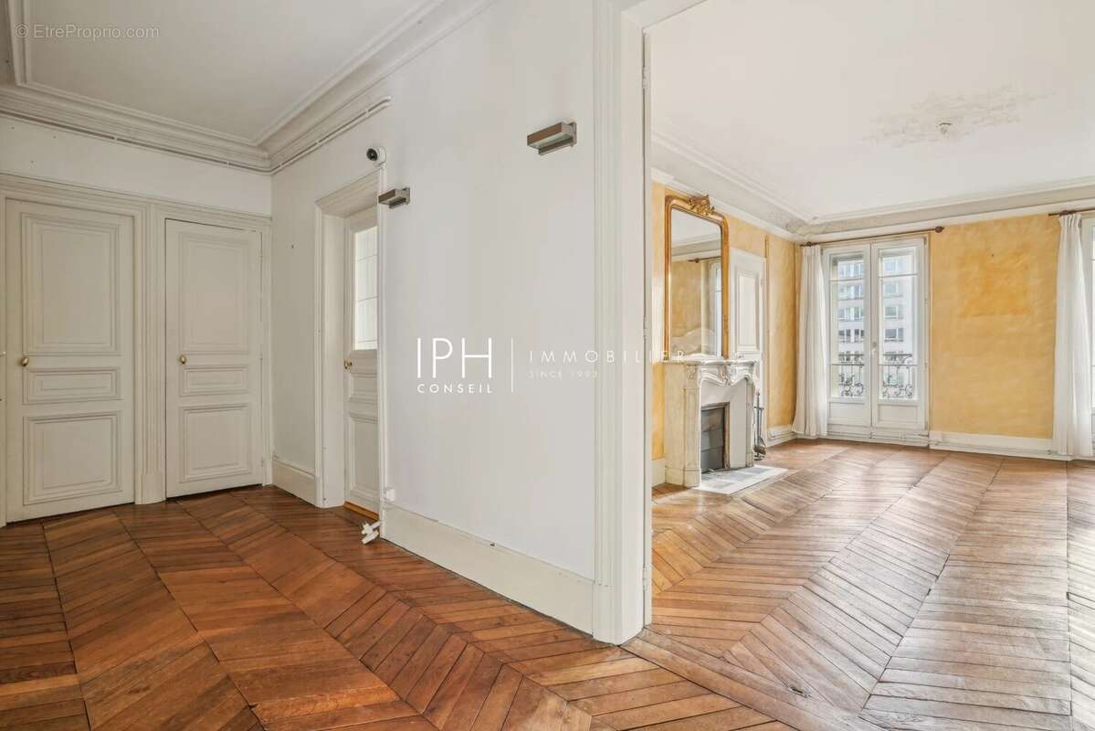 Appartement à NEUILLY-SUR-SEINE