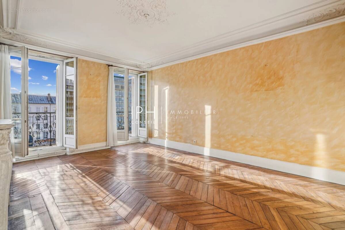 Appartement à NEUILLY-SUR-SEINE