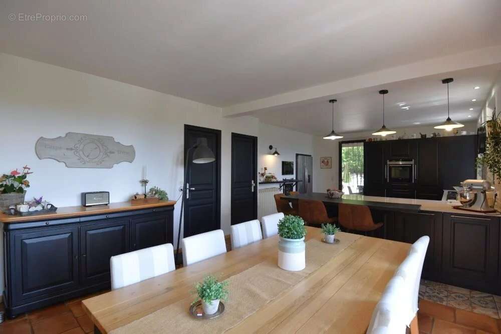 Maison à TOURRETTES