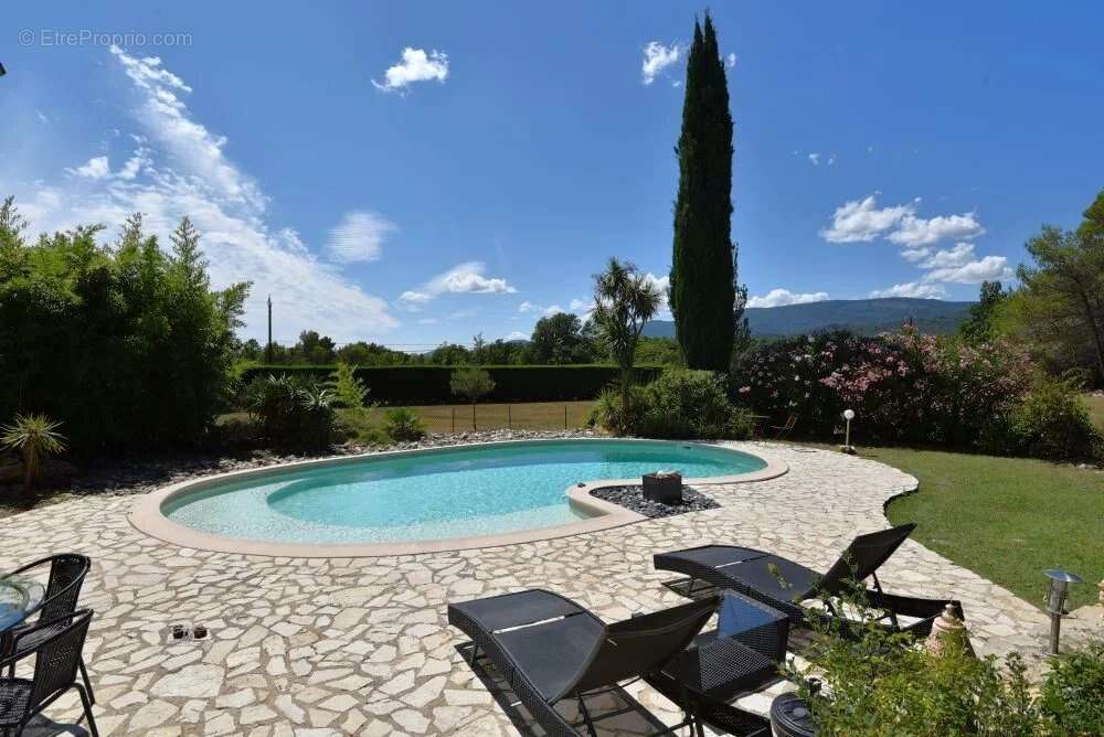 Maison à TOURRETTES