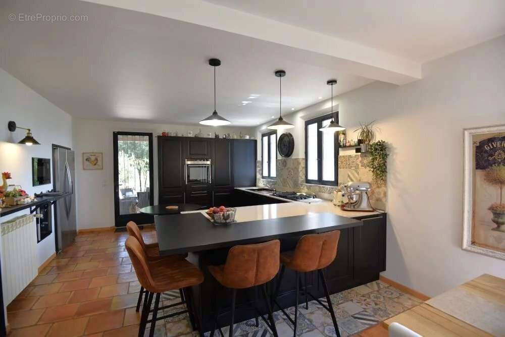 Maison à TOURRETTES