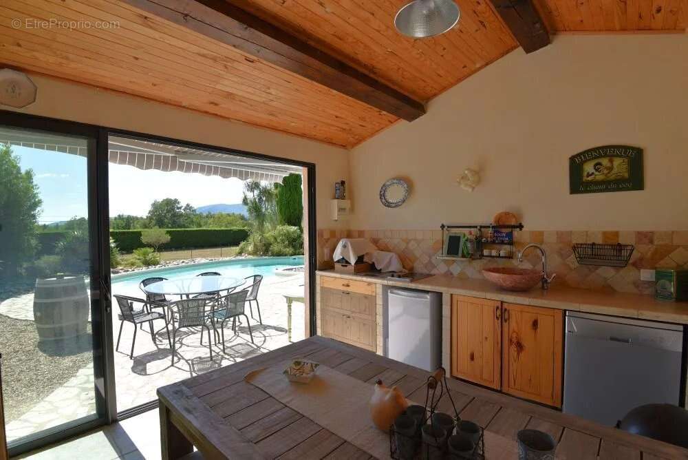 Maison à TOURRETTES