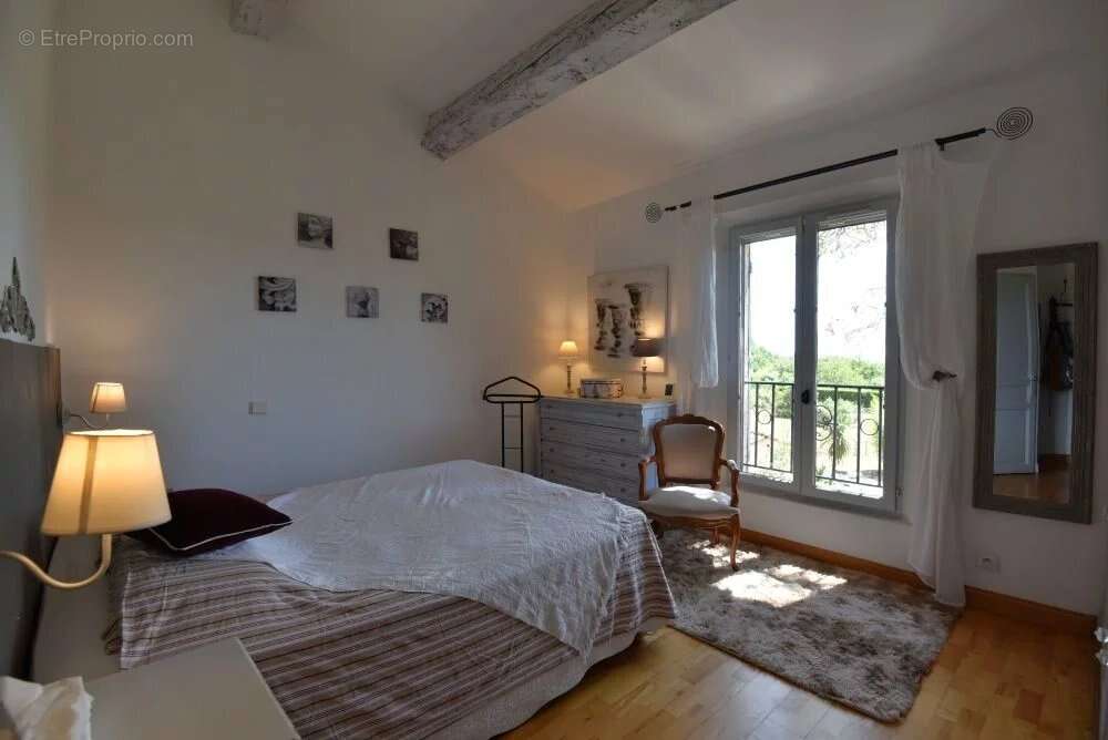 Maison à TOURRETTES