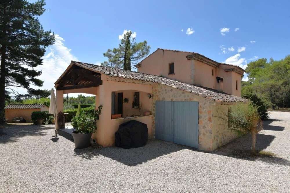 Maison à TOURRETTES