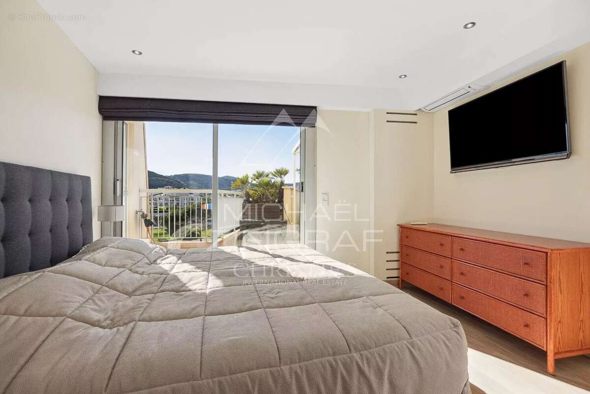 Appartement à MANDELIEU-LA-NAPOULE