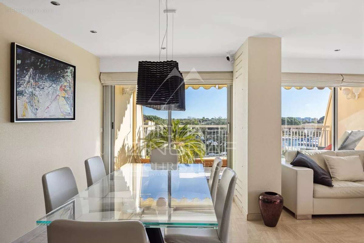 Appartement à MANDELIEU-LA-NAPOULE