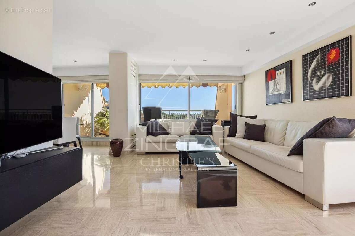 Appartement à MANDELIEU-LA-NAPOULE