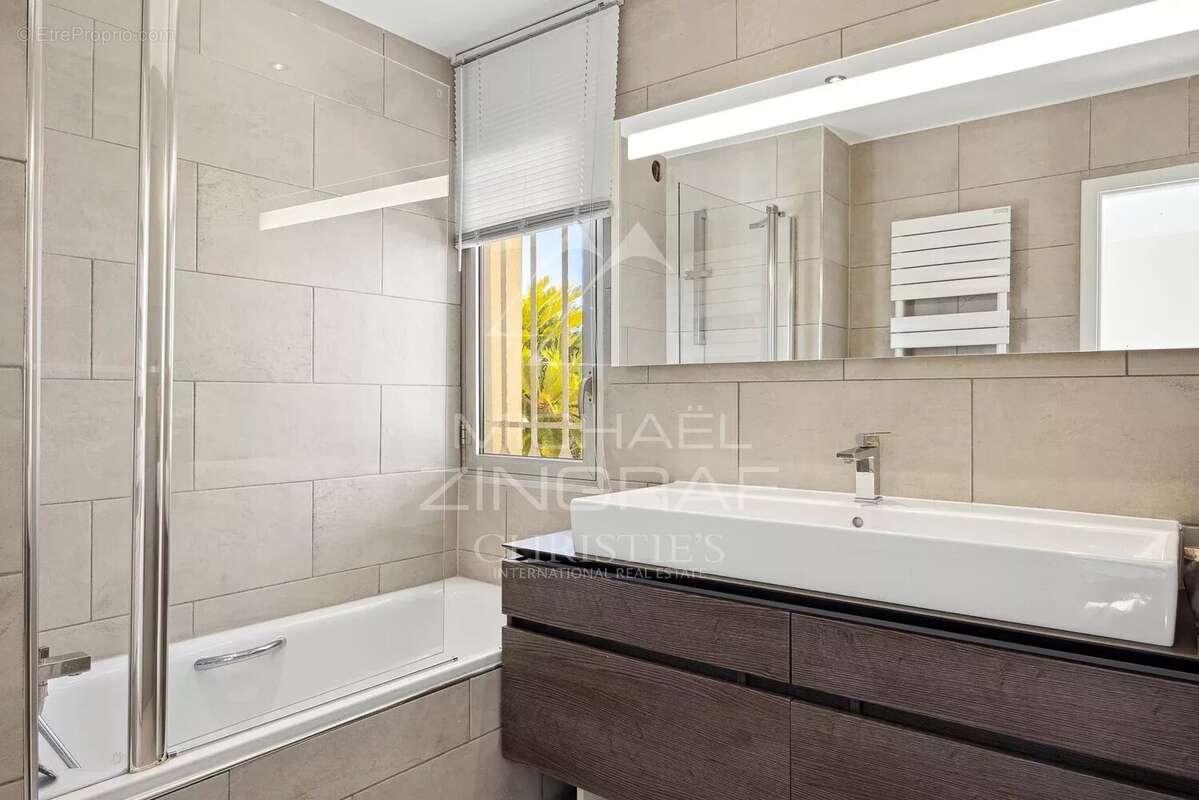 Appartement à MANDELIEU-LA-NAPOULE