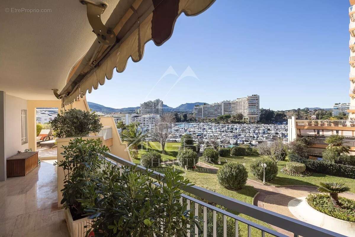 Appartement à MANDELIEU-LA-NAPOULE