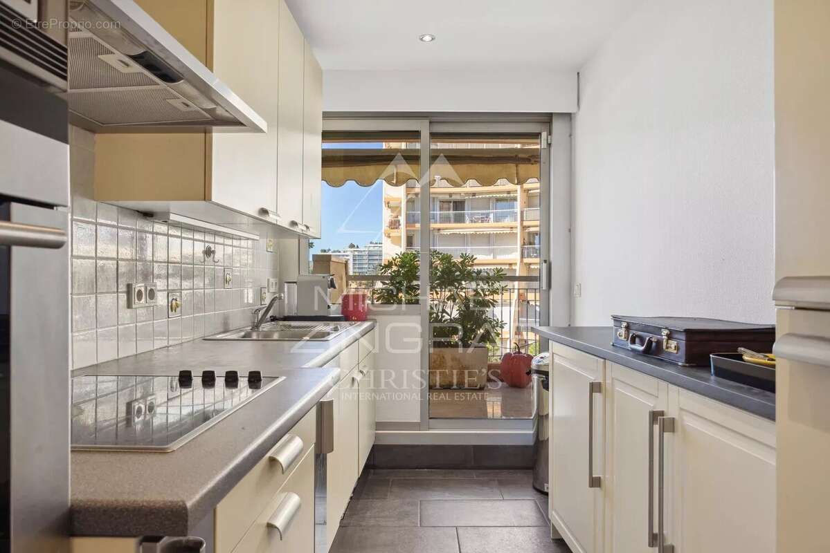 Appartement à MANDELIEU-LA-NAPOULE