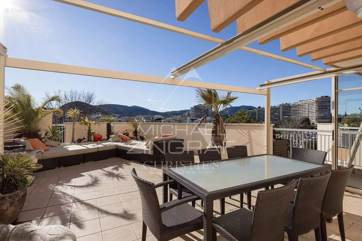 Appartement à MANDELIEU-LA-NAPOULE