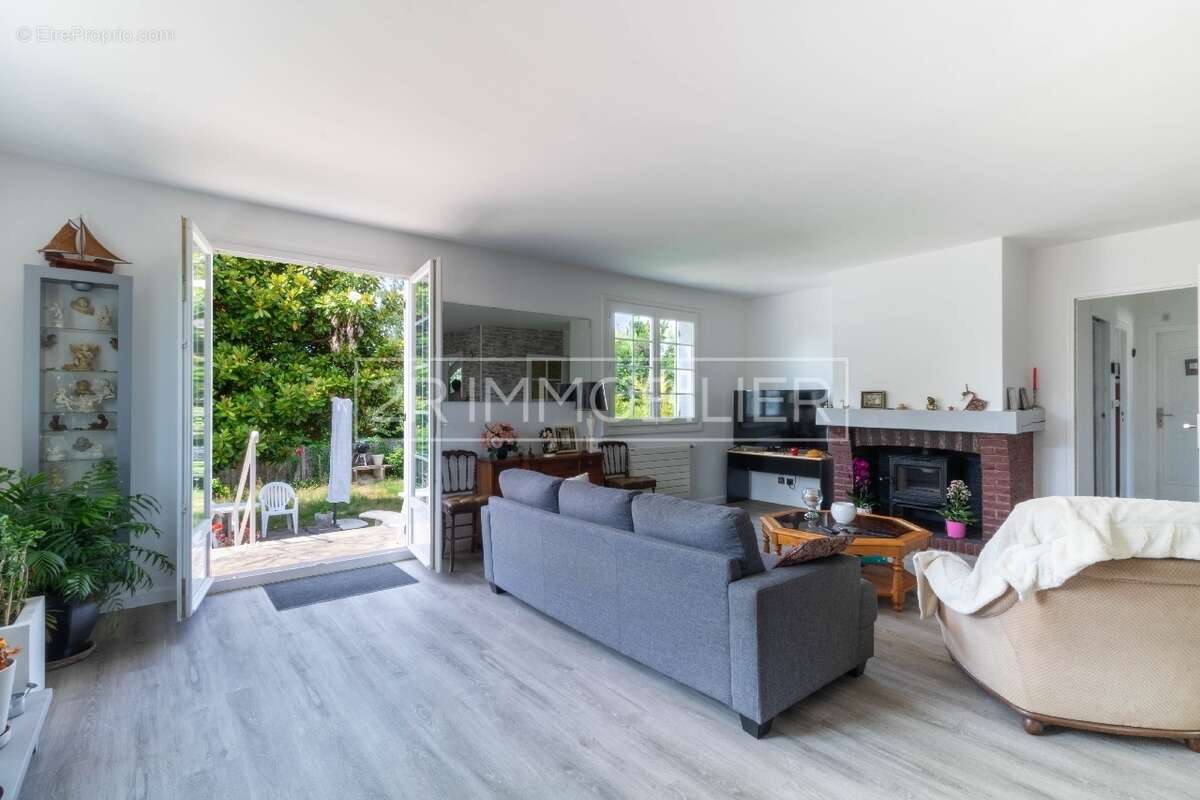 Maison à CONCHES-SUR-GONDOIRE