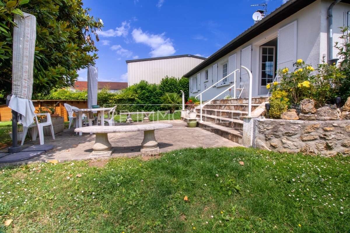 Maison à CONCHES-SUR-GONDOIRE