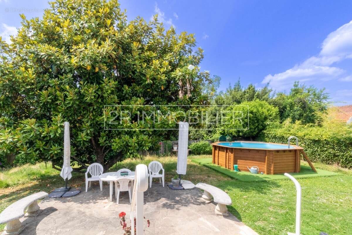 Maison à CONCHES-SUR-GONDOIRE