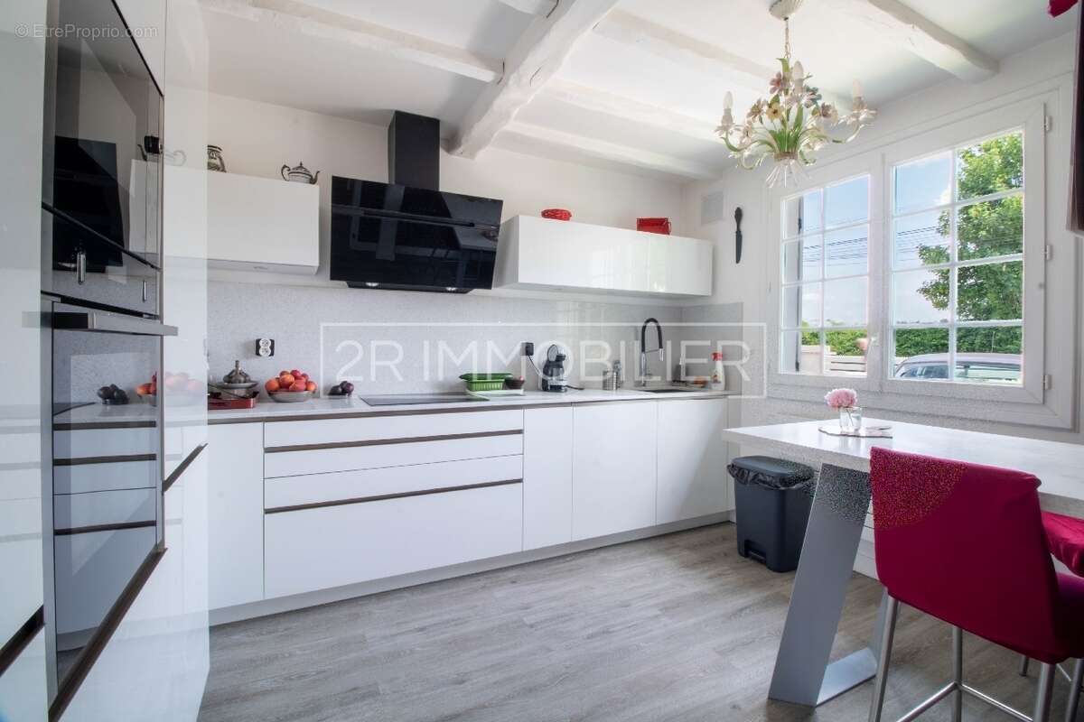 Maison à CONCHES-SUR-GONDOIRE