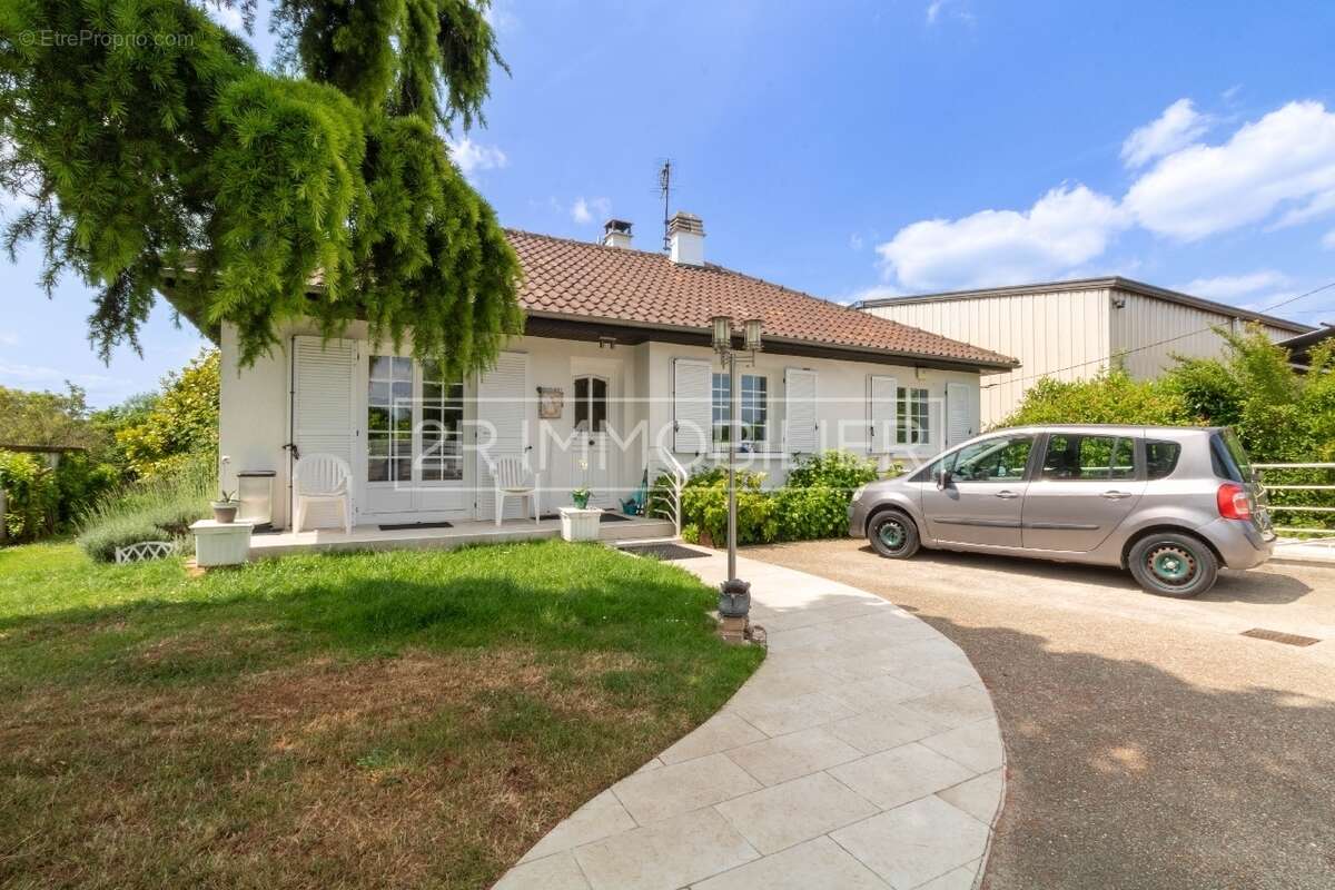 Maison à CONCHES-SUR-GONDOIRE