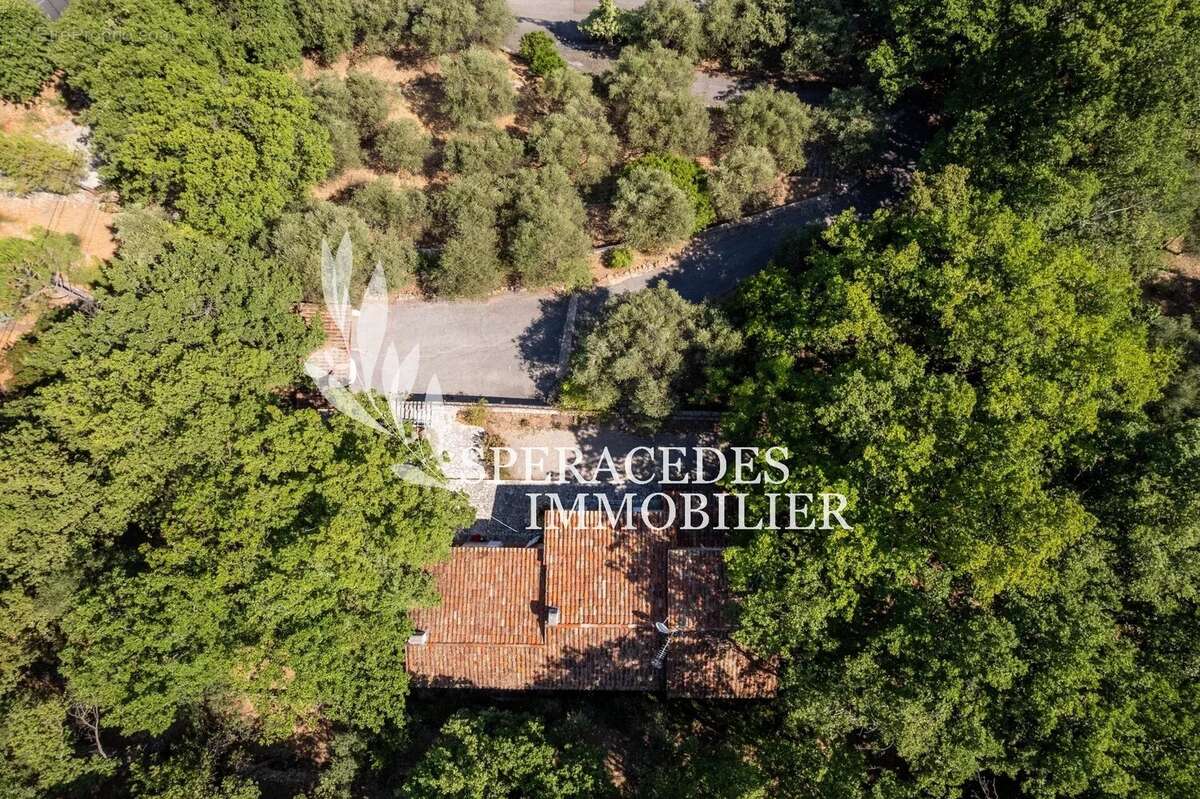 Maison à SPERACEDES