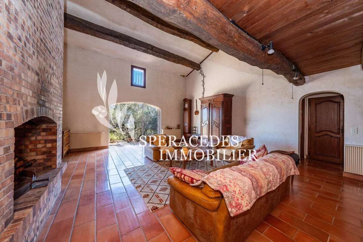 Maison à SPERACEDES