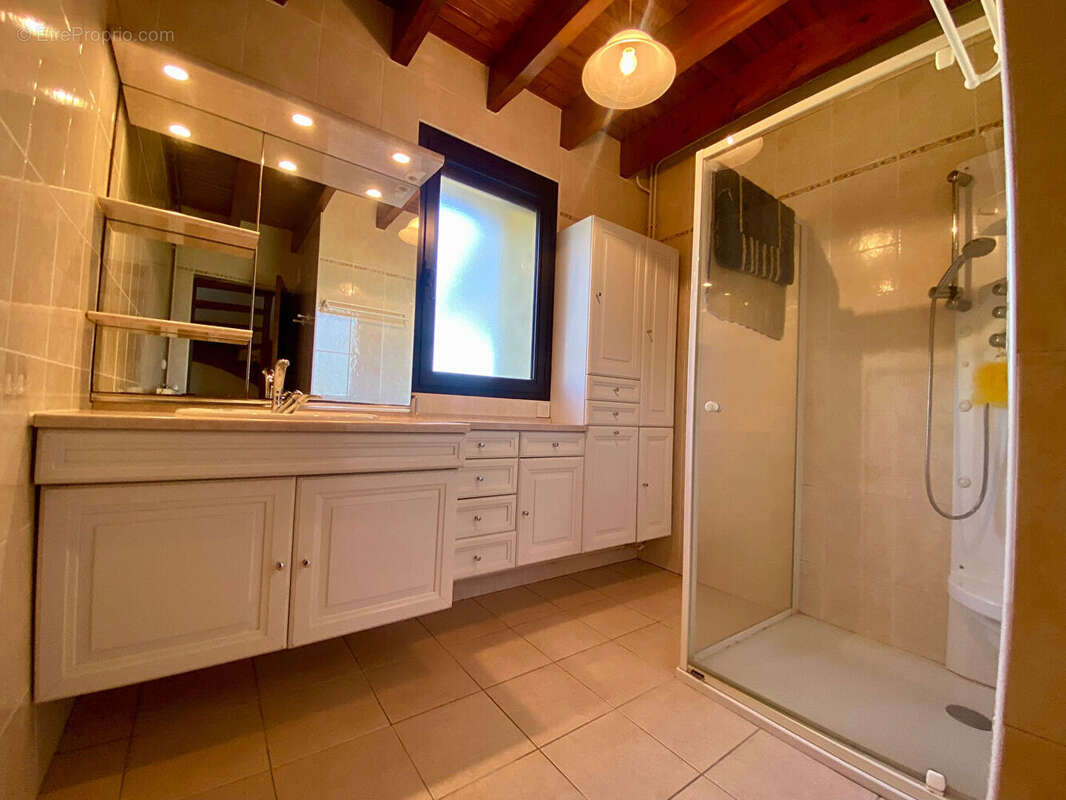 Maison à GONDREVILLE