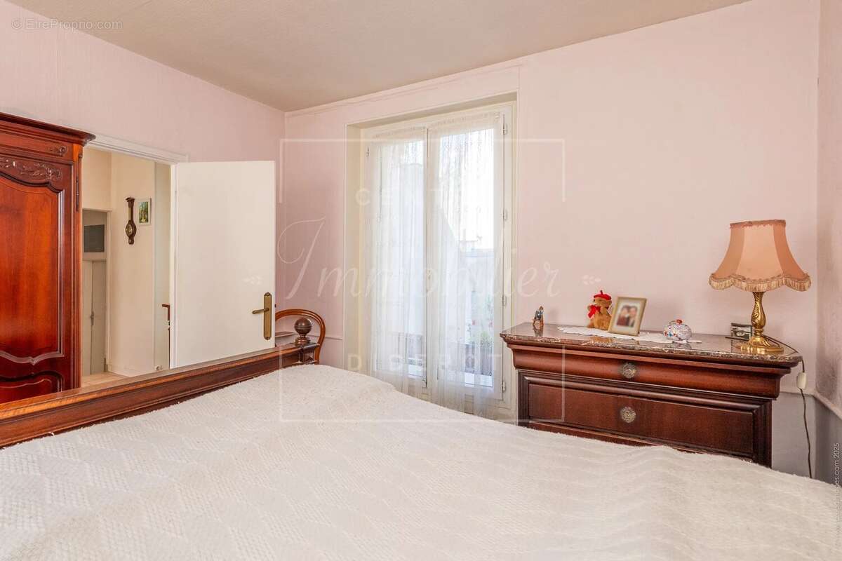 Appartement à PARIS-12E