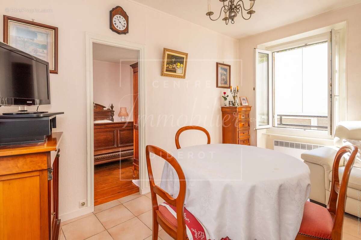 Appartement à PARIS-12E