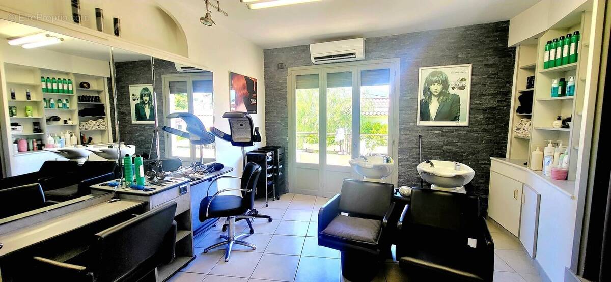 Commerce à COLOMARS