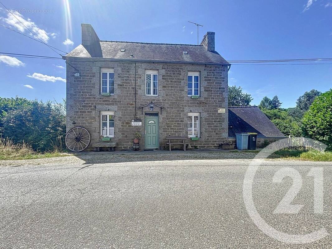 Maison à BELLE-ISLE-EN-TERRE