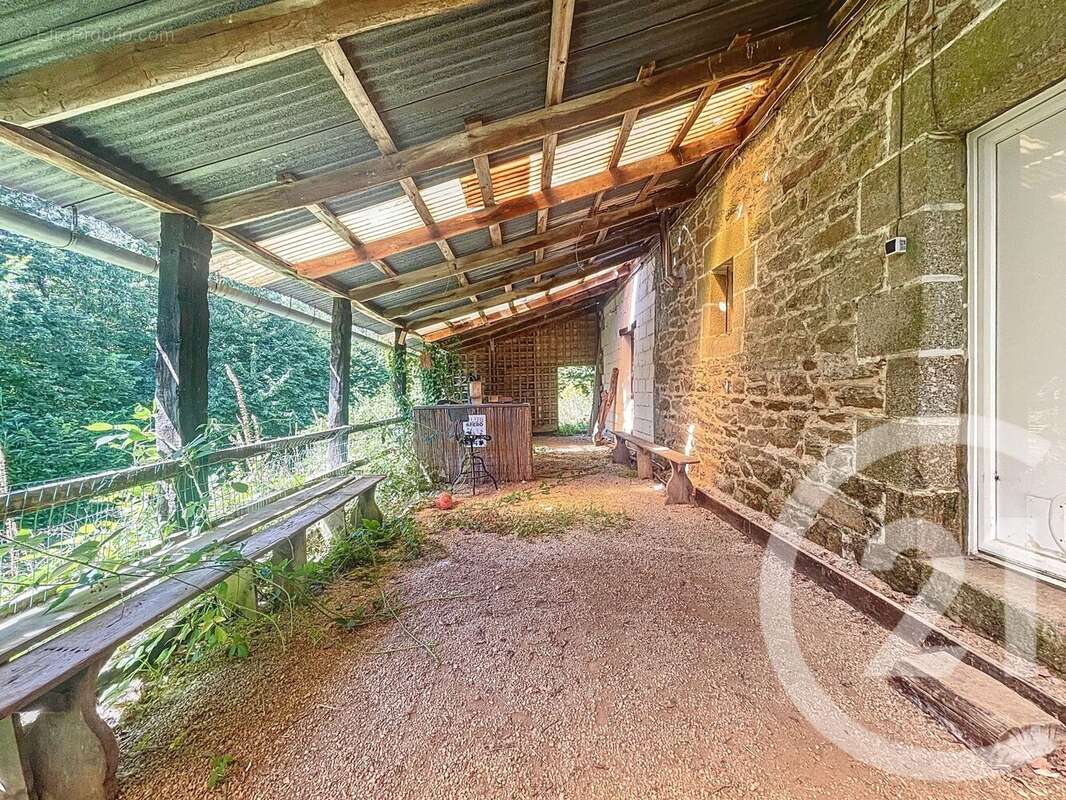 Maison à BELLE-ISLE-EN-TERRE