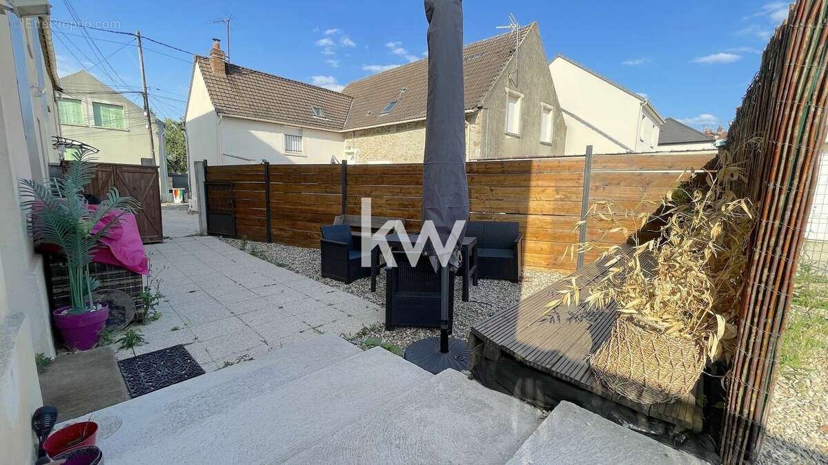 Appartement à LEUDEVILLE