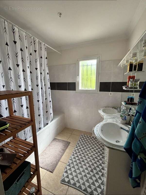 Maison à SAINT-CHRISTOL-LES-ALES