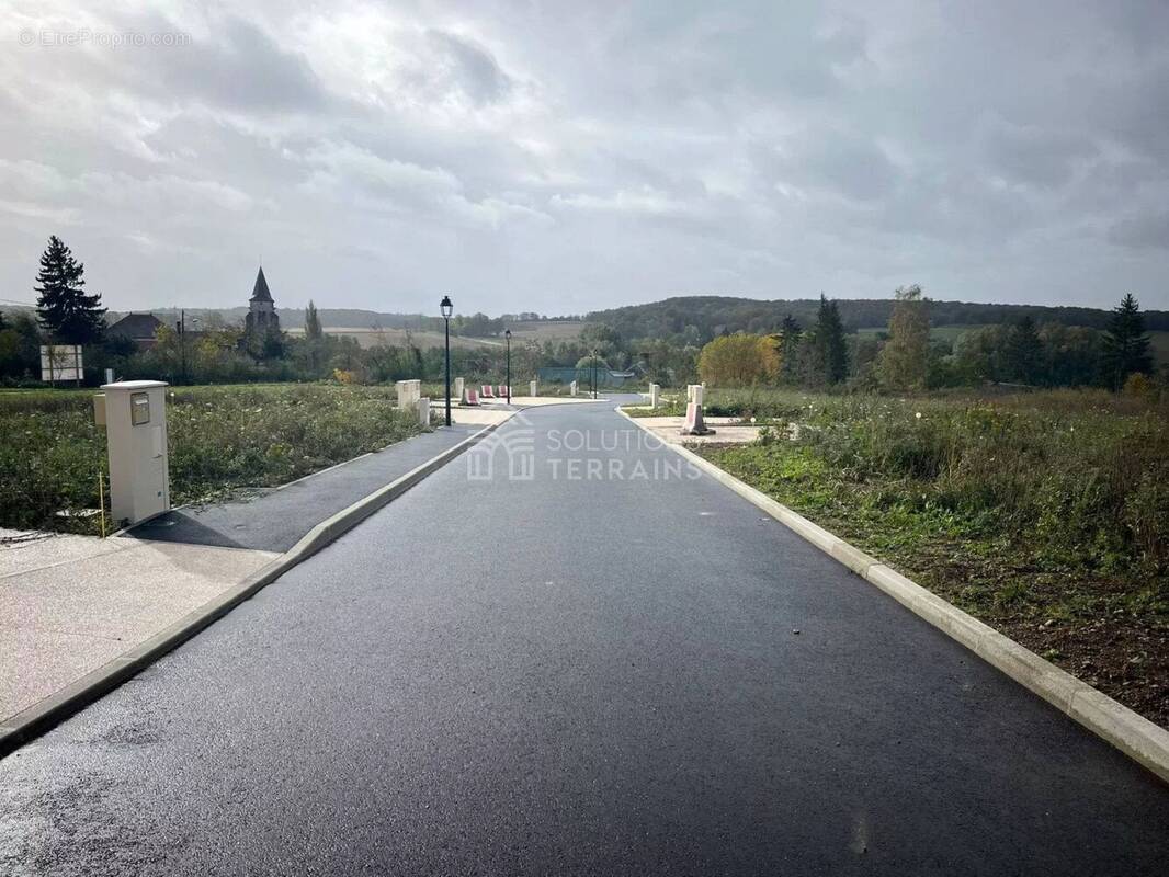 Terrain à SAINT-CYR-SOUS-DOURDAN